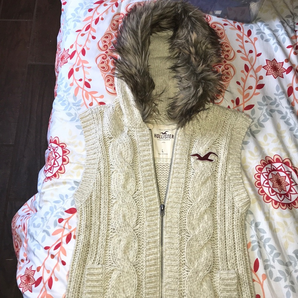 Hollister Faux Fur Trim Knitted Vest